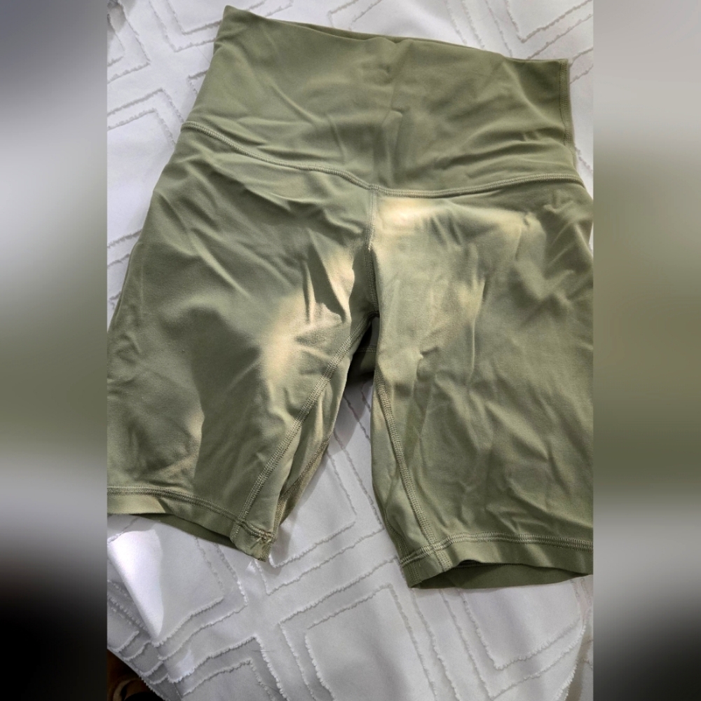 Lulu lemon align shorts